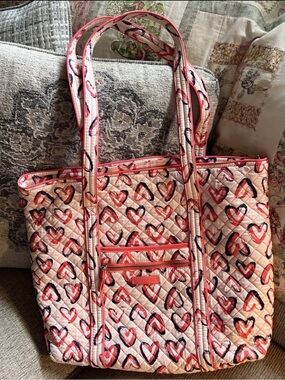 Vera Bradley Vera Tote in Iced Hearts - Rare!